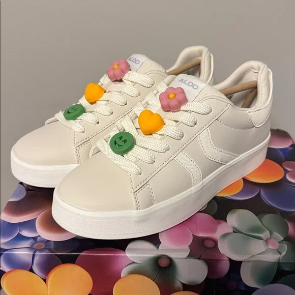 Aldo Women’s Hyperthalamuscorp Sneakers with Charms in Color Natural Size 5 - Picture 3 of 11
